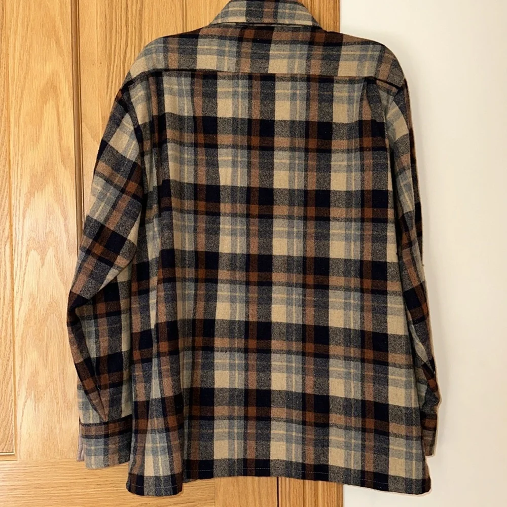 Shirt Jacket size L 85% wool; 15% nylon; Younkers Men’s Store - Picture 2 of 7